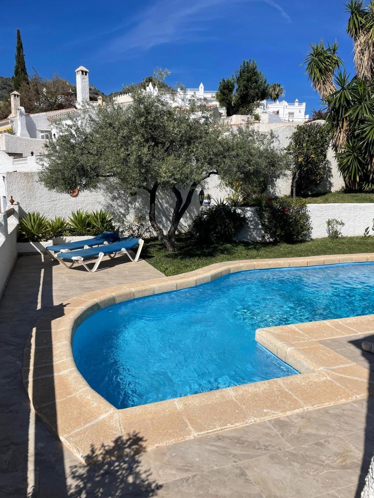 Vila Naricha 1 Menyber Nerja Exteriér fotografie